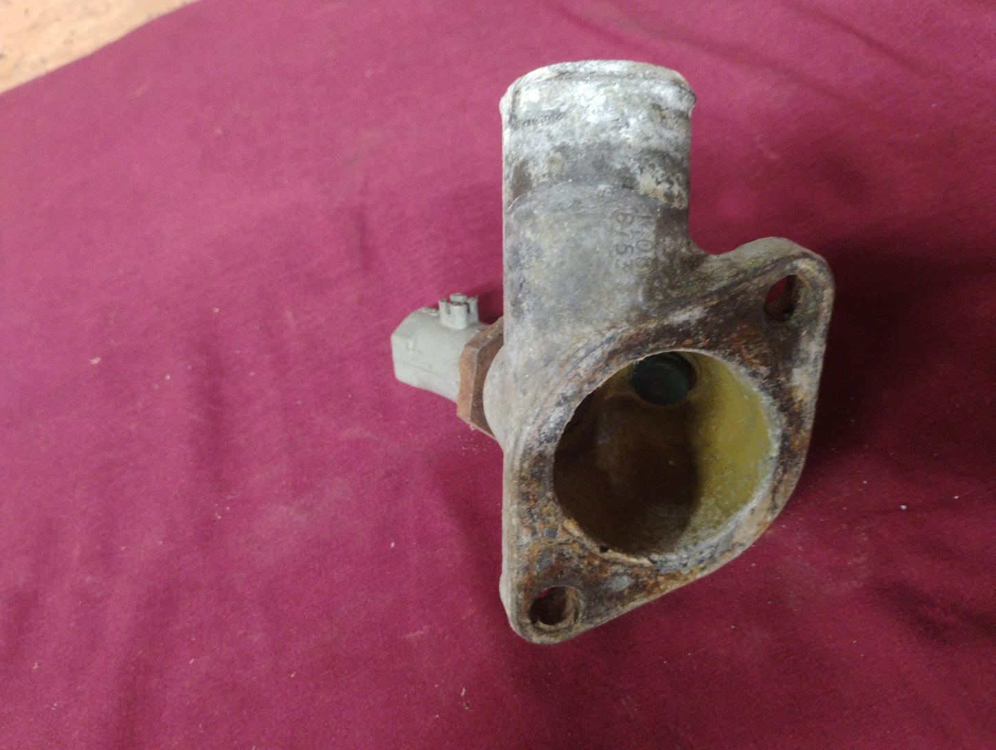 73-87 Chevy GMC Truck Thermostat Housing Water Neck SBC 350 305 Cast Iron OEM
