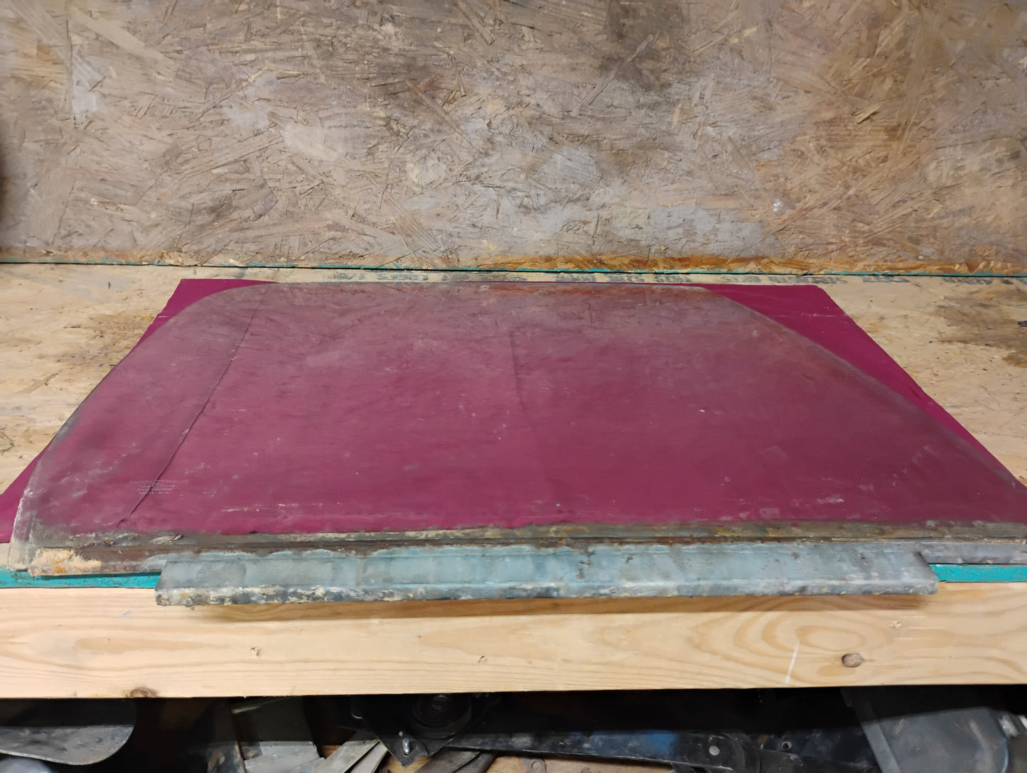 81-87 Chevy GMC Truck Passengerside Doorglass