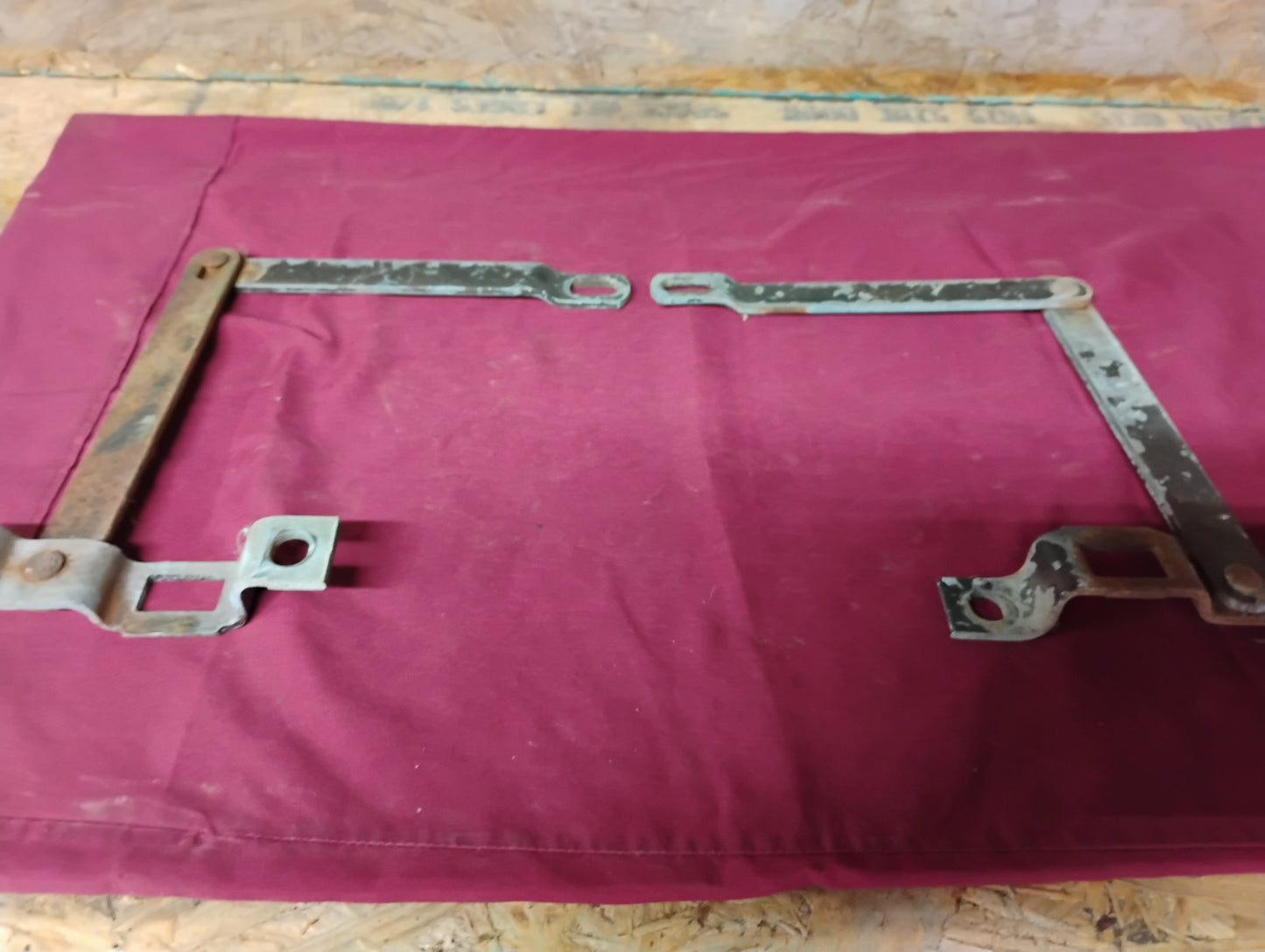 1981-1987 Chevy GMC C10 K10 Truck Tailgate Hinges Pair Fleetside Squarebody 81-87