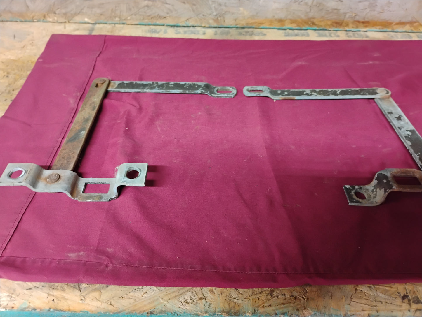 1981-1987 Chevy GMC C10 K10 Truck Tailgate Hinges Pair Fleetside Squarebody 81-87