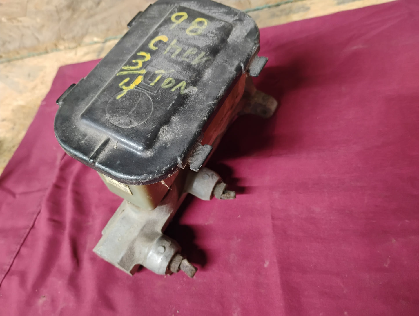 1994-2000 Chevy GMC K2500 3/4 Ton Truck Brake Master Cylinder OEM Style 95 96 97 98