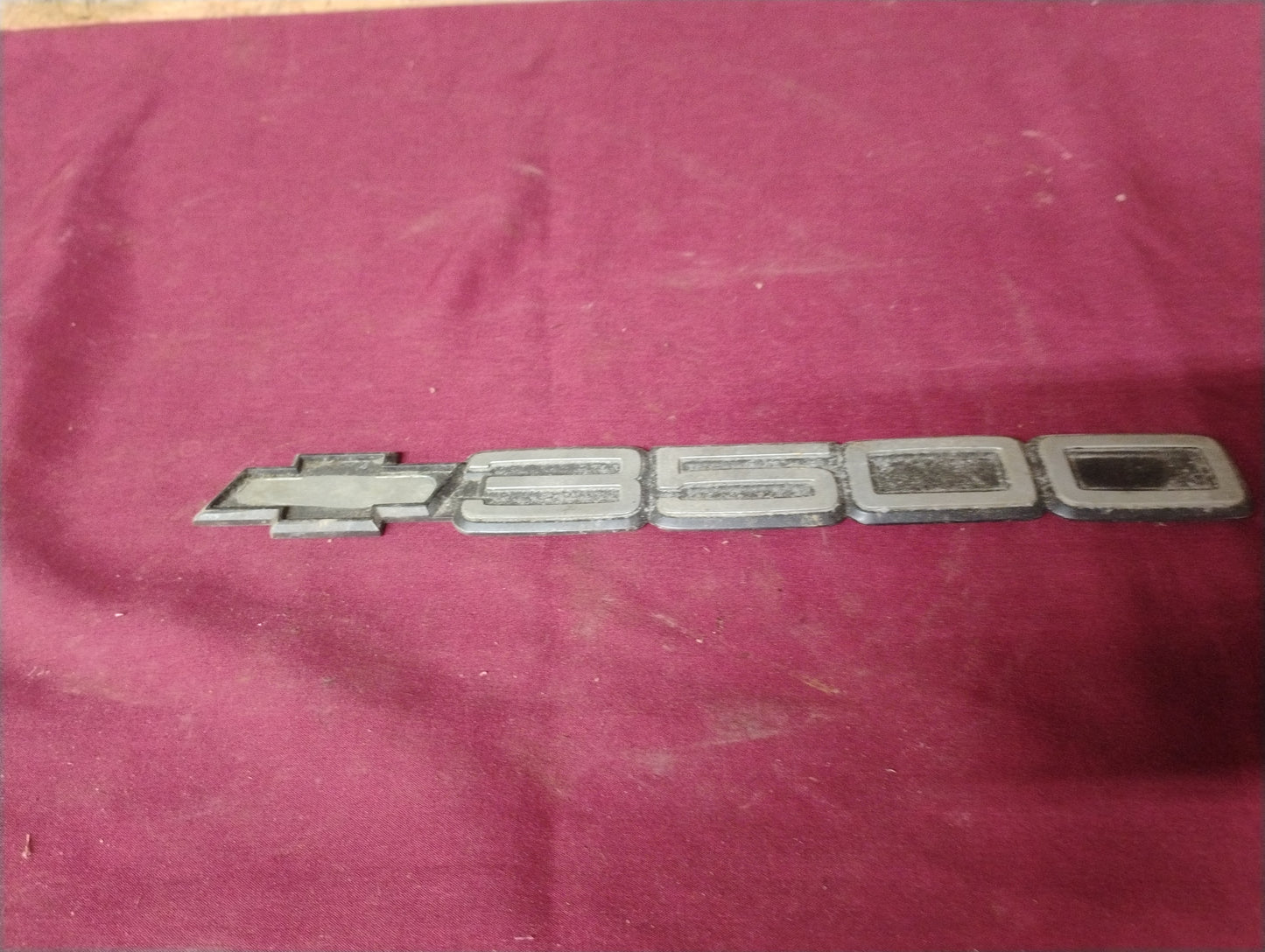 88-94 GMC Sierra 3500 Front Emblem Logo Badge Letters Trim OEM OBS