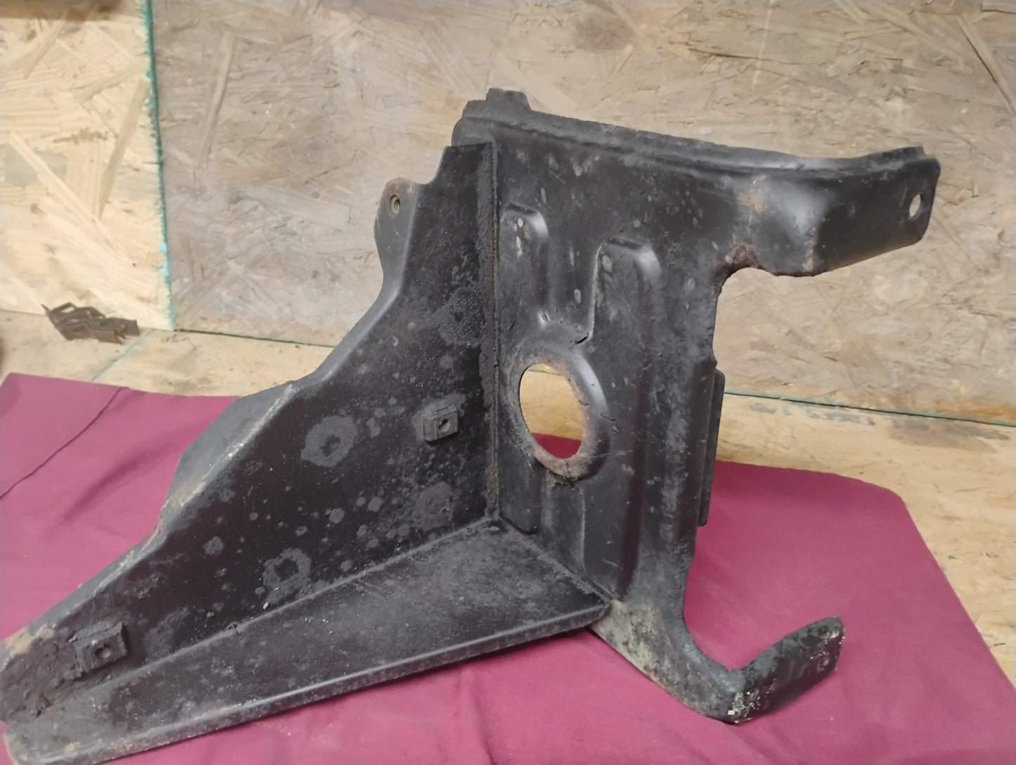 81-87 Chevy GMC Truck Battery Tray Passenger Right Side Box Bracket Holder OEM