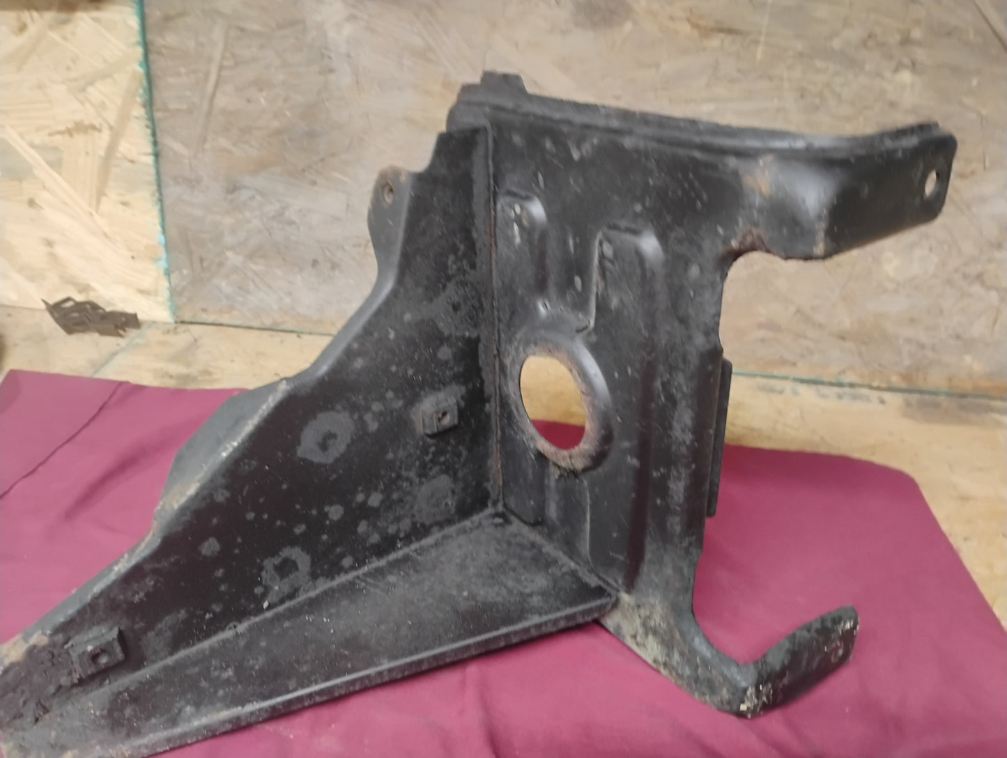 81-87 Chevy GMC Truck Battery Tray Passenger Right Side Box Bracket Holder OEM