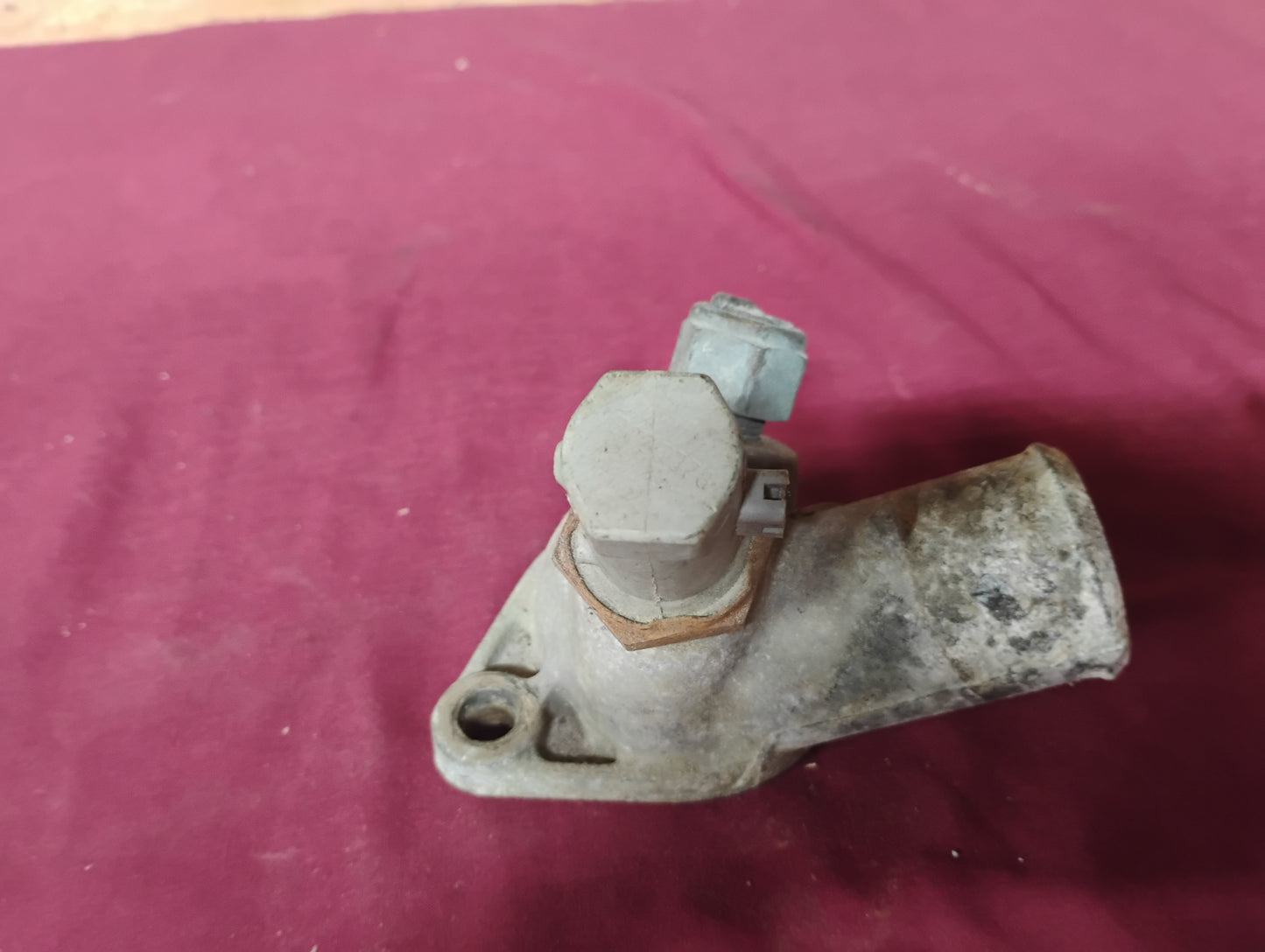 73-87 Chevy GMC Truck Thermostat Housing Water Neck SBC 350 305 Cast Iron OEM