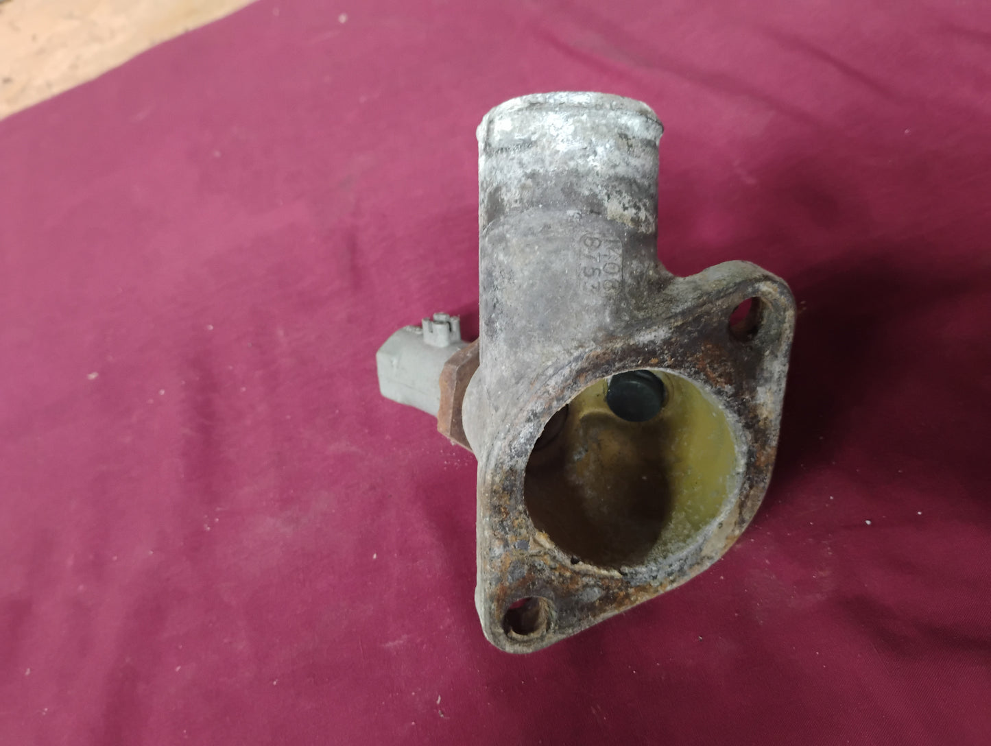 73-87 Chevy GMC Truck Thermostat Housing Water Neck SBC 350 305 Cast Iron OEM
