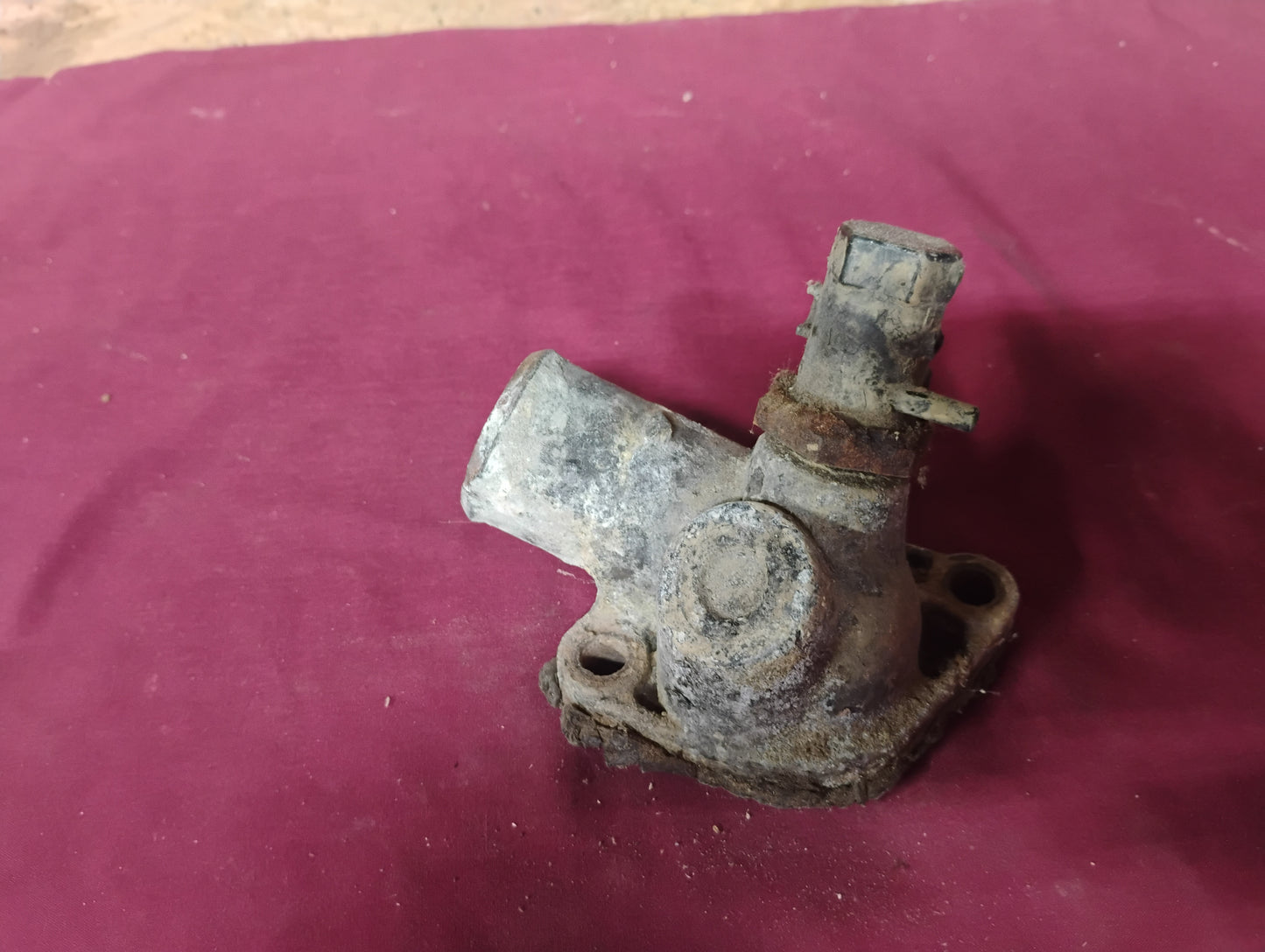 1973-1987 Chevy GMC Truck Thermostat Housing Water Outlet SBC 350 305 400 OEM