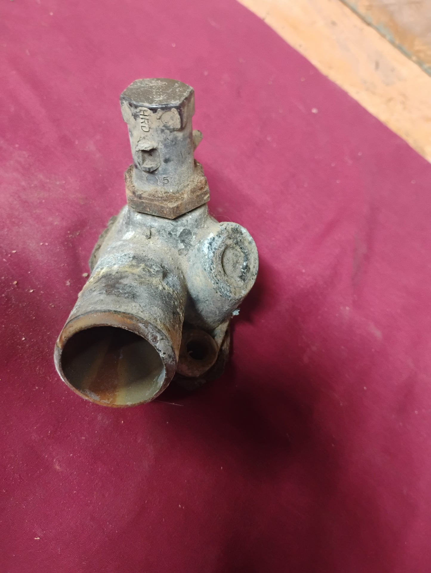 1973-1987 Chevy GMC Truck Thermostat Housing Water Outlet SBC 350 305 400 OEM