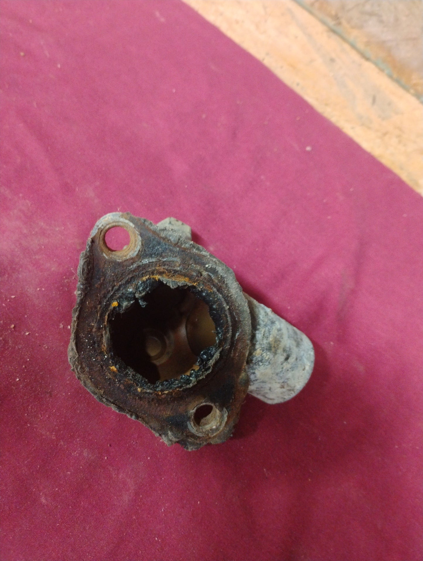 1973-1987 Chevy GMC Truck Thermostat Housing Water Outlet SBC 350 305 400 OEM