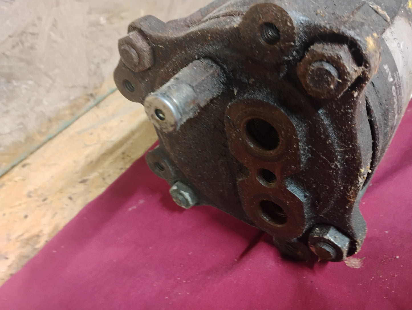 73-79 Chevy GMC Truck AC Compressor OEM C10 K10 K5 Blazer Suburban