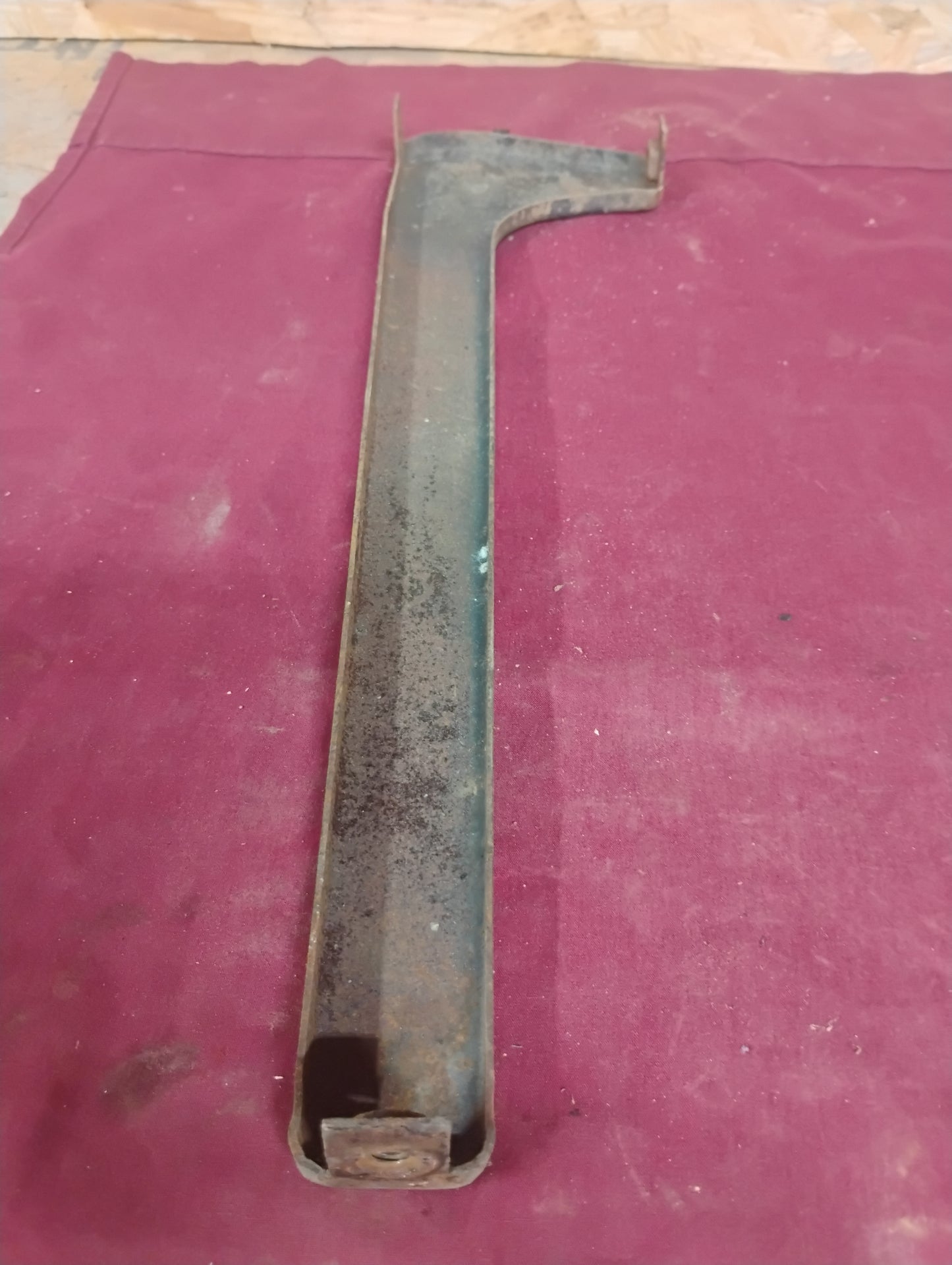 81-87 Chevy GMC Truck Grille Brace Bracket Center Support OEM C10 K10 Squarebody