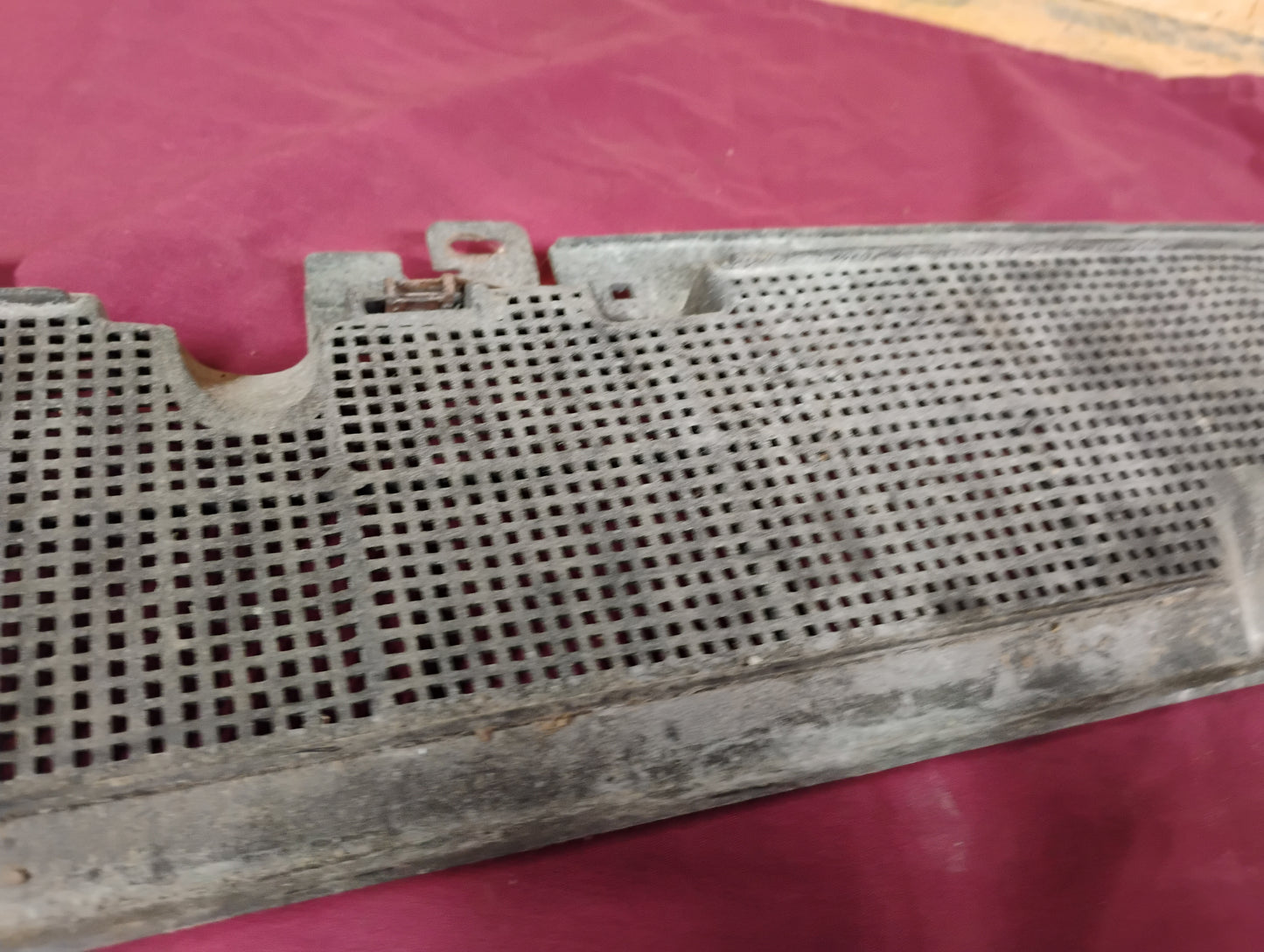 81-87 Chevy GMC Truck Cowl Vent Screen C10 K10 K5 Blazer Suburban Leaf Grille OEM