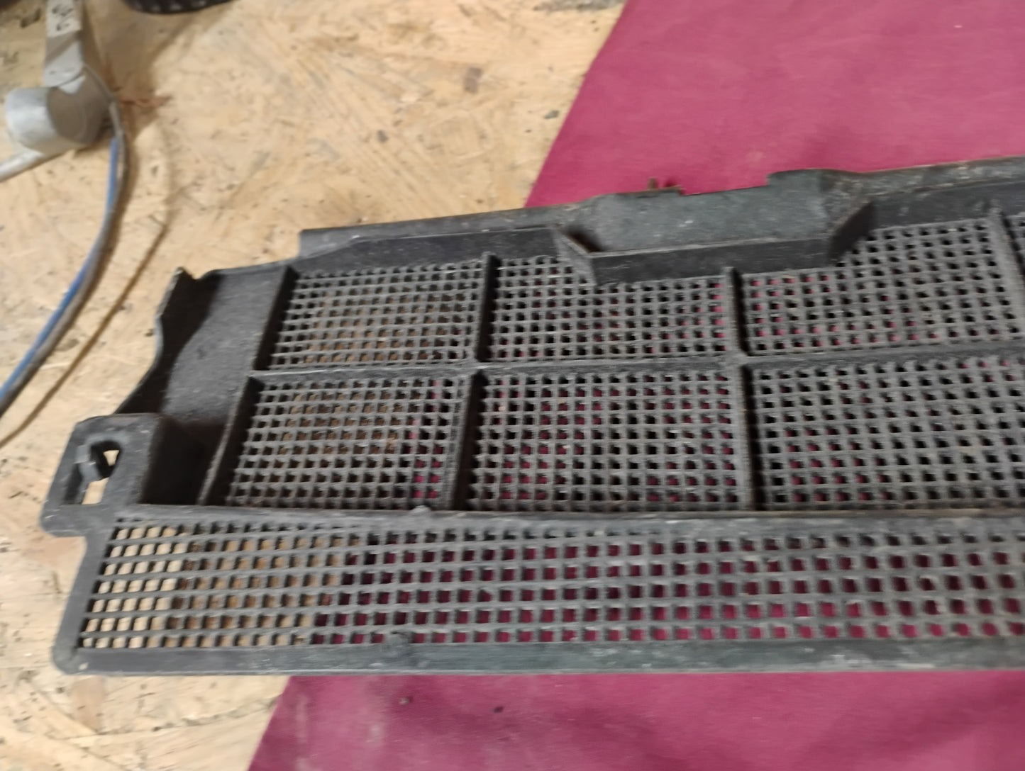 81-87 Chevy GMC Truck Cowl Vent Screen C10 K10 K5 Blazer Suburban Leaf Grille OEM