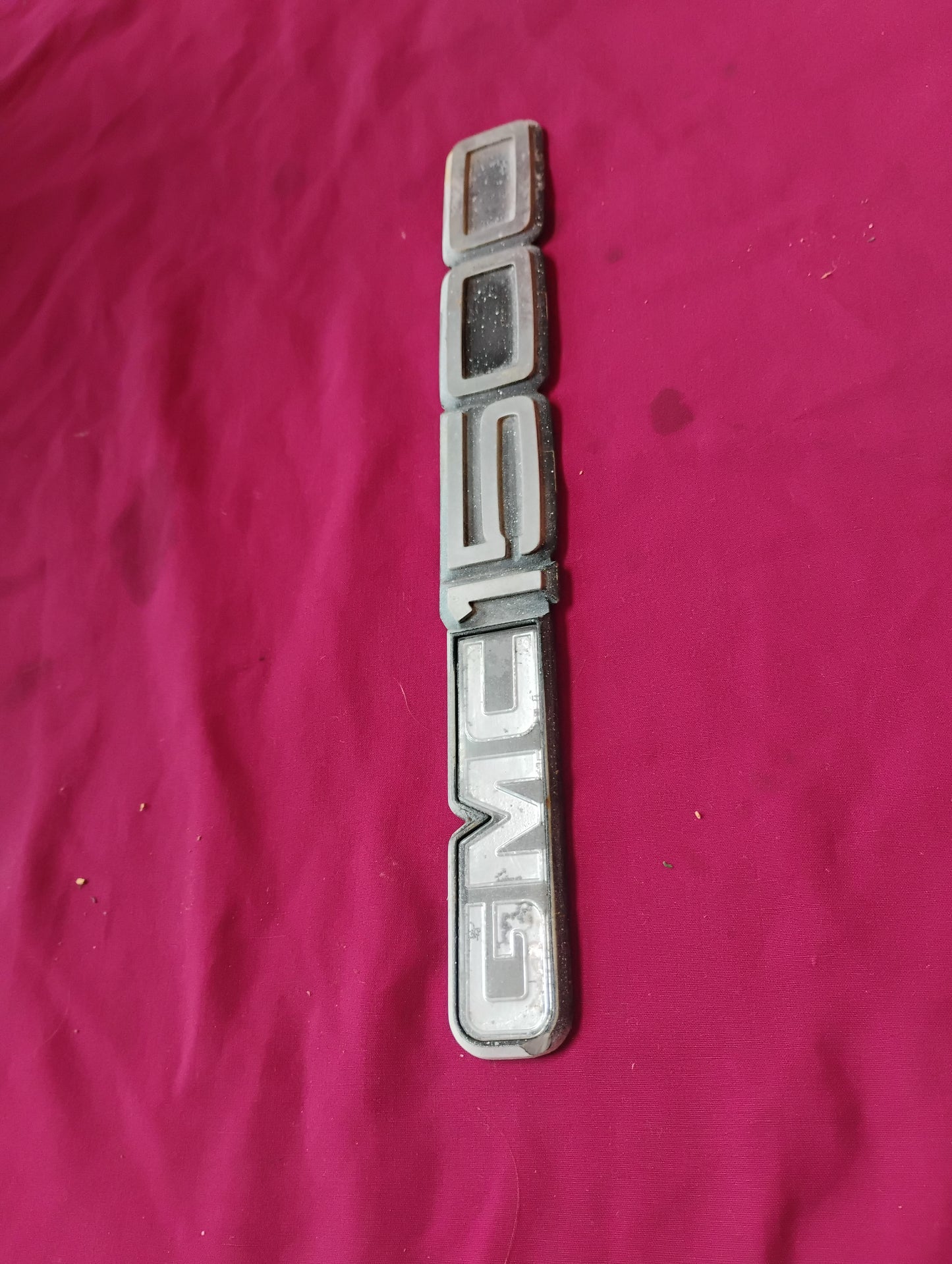 OEM GMC 1500 Fender Emblem Badge 1988-1998 GMT400 OBS Truck Genuine (A)