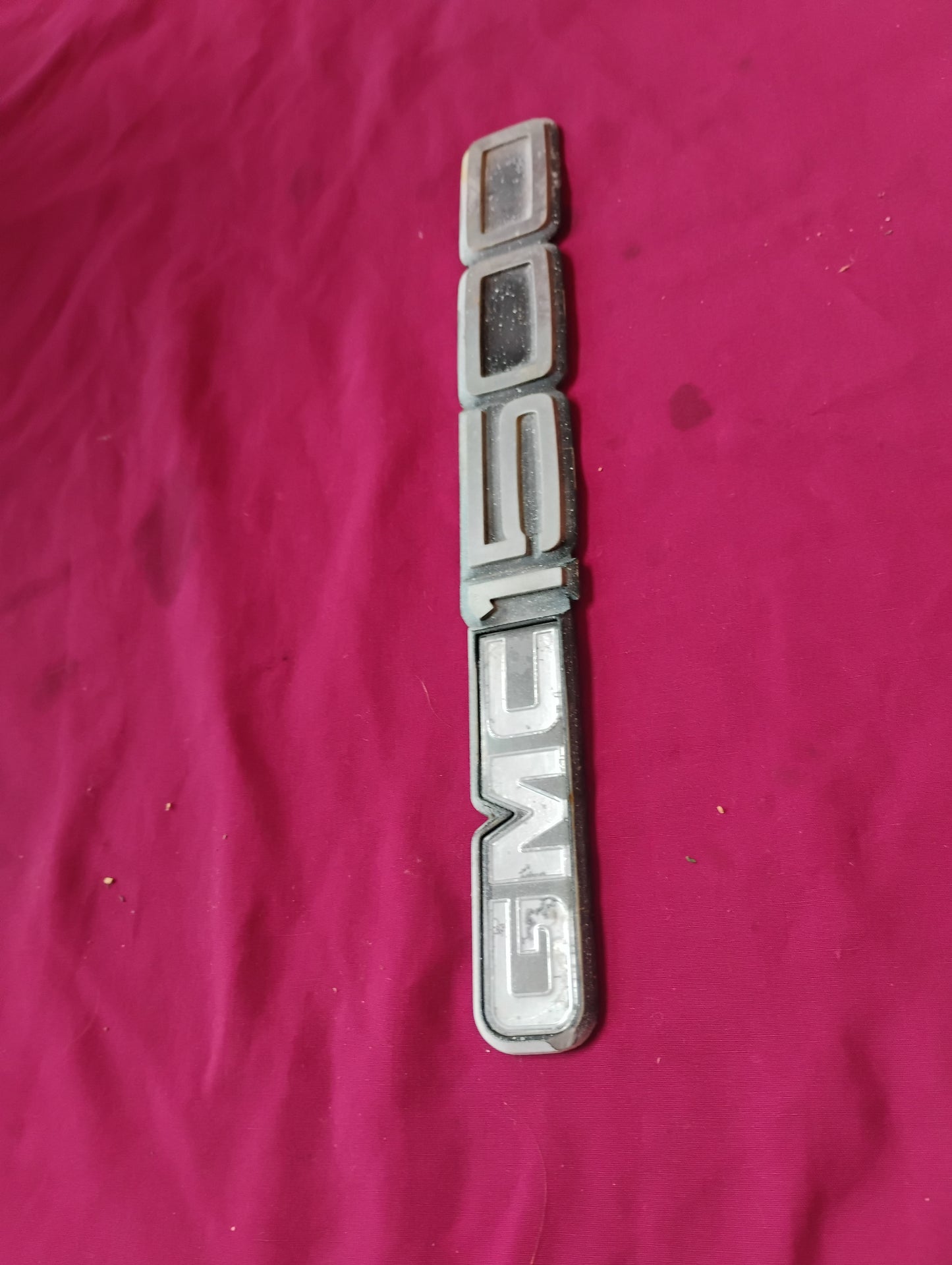 OEM GMC 1500 Fender Emblem Badge 1988-1998 GMT400 OBS Truck Genuine (A)