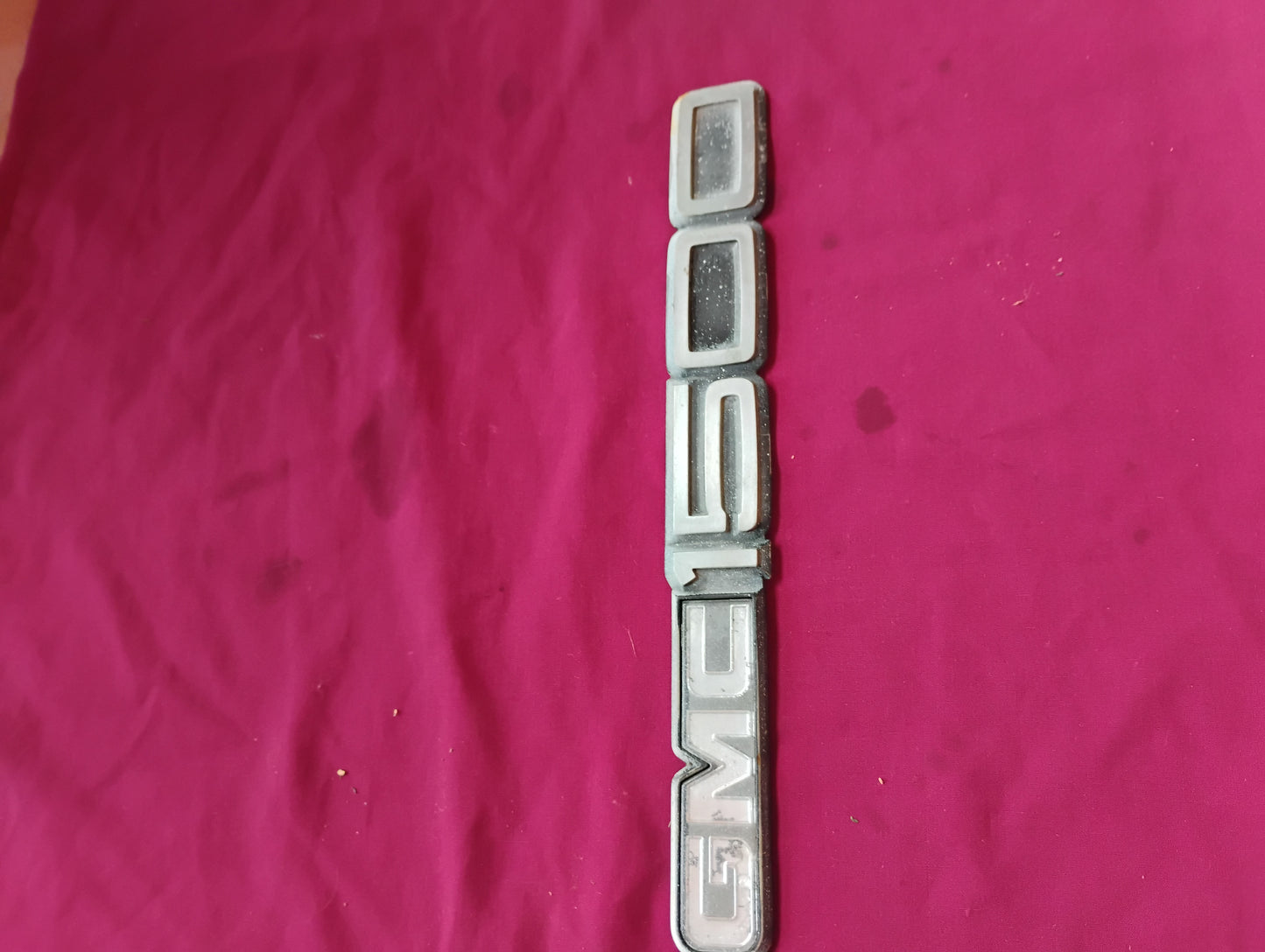 OEM GMC 1500 Fender Emblem Badge 1988-1998 GMT400 OBS Truck Genuine (A)