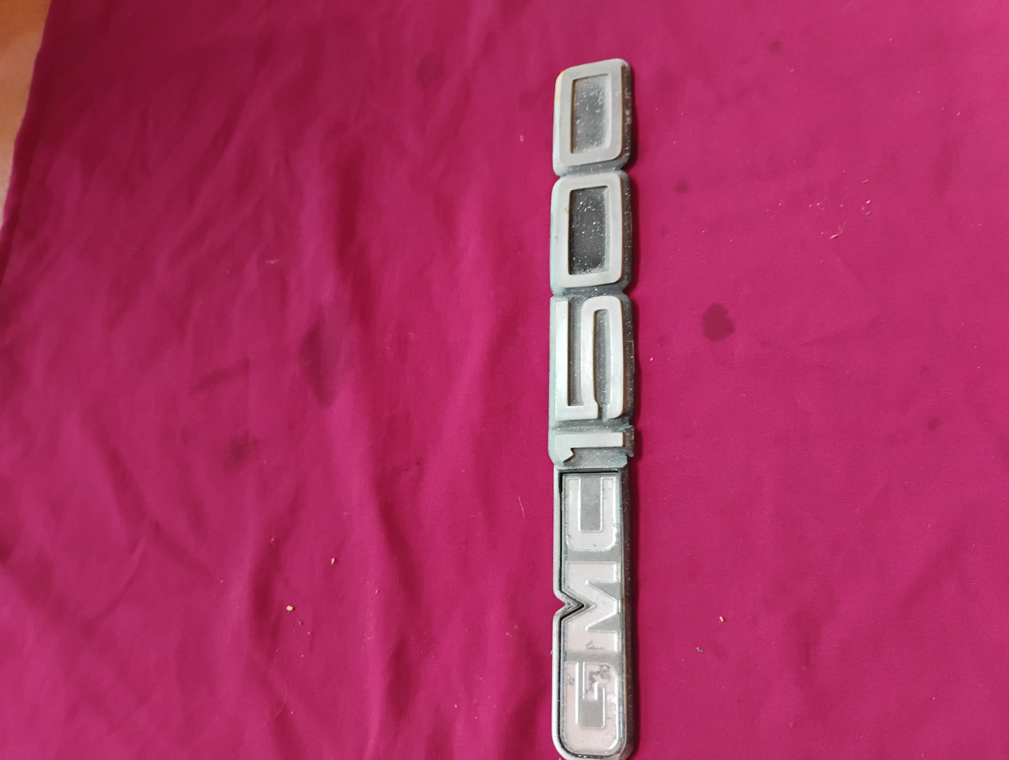 OEM GMC 1500 Fender Emblem Badge 1988-1998 GMT400 OBS Truck Genuine (A)