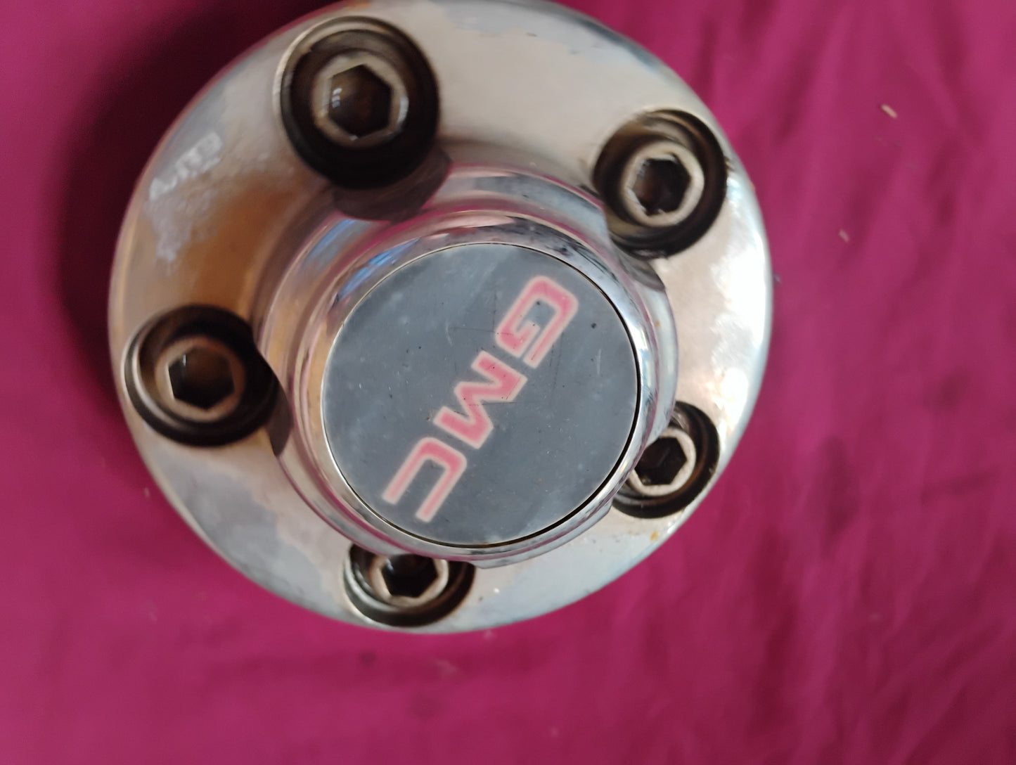 OEM GMC Truck Center Cap 1988-1998 GMT400 Sierra Suburban Hub Cap - Needs Refinishing (A)