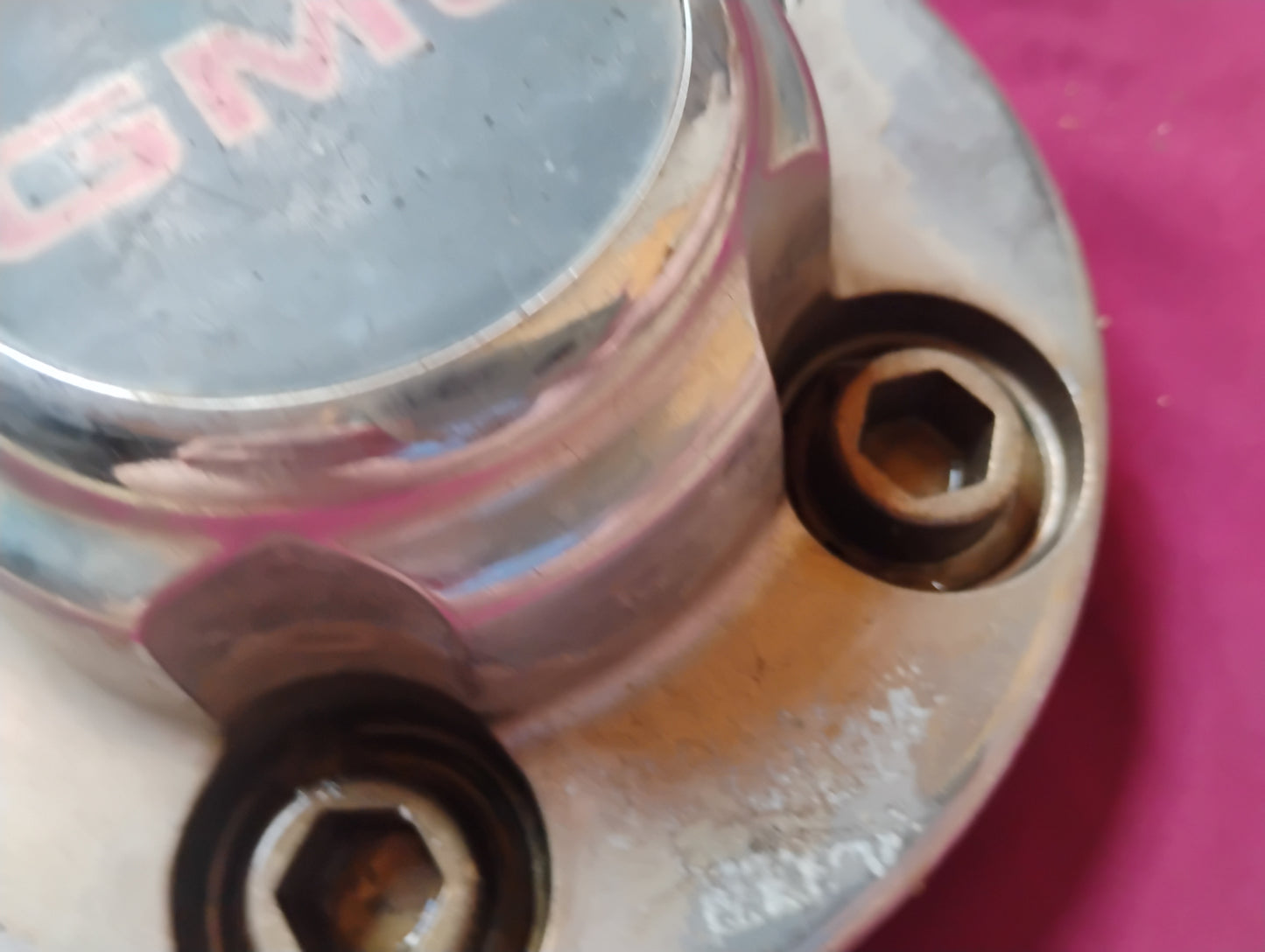 OEM GMC Truck Center Cap 1988-1998 GMT400 Sierra Suburban Hub Cap - Needs Refinishing (A)