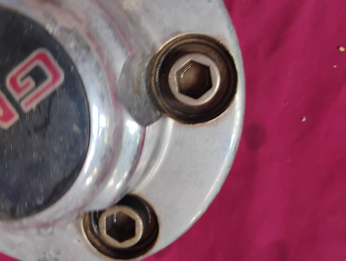 OEM GMC Truck Center Cap 1988-1998 GMT400 Sierra Suburban Hub Cap - Needs Refinishing