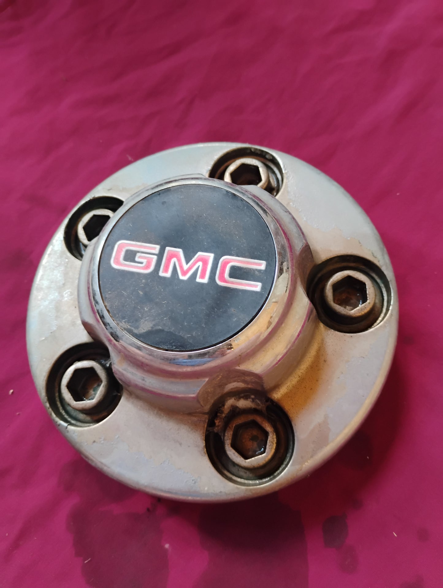 OEM GMC Truck Center Cap 1988-1998 GMT400 Sierra Suburban Chrome Hub Cap Genuine (A)