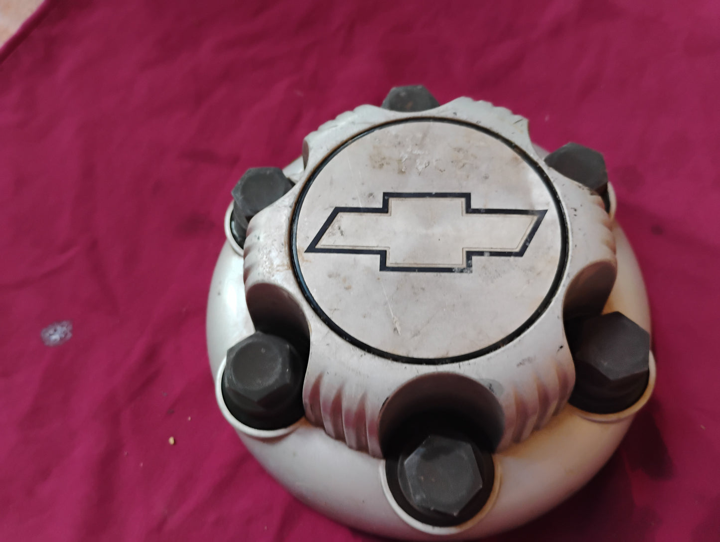 OEM Chevrolet Truck Center Cap 1988-1998 GMT400 K1500 Hub Cap Genuine