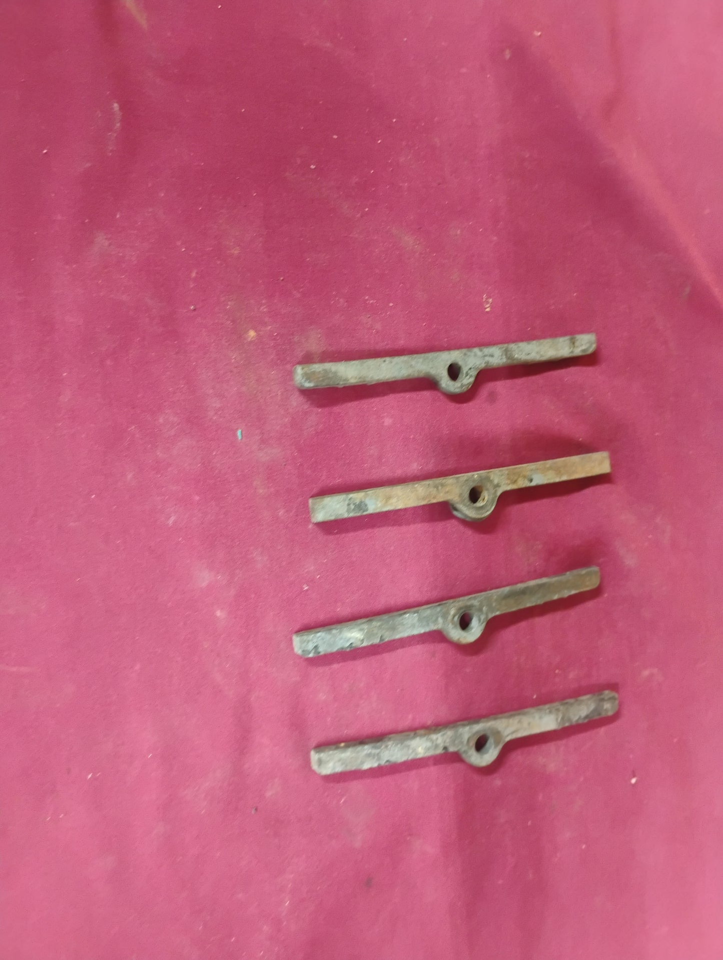 73-87 Chevy GMC Truck Valve Cover Hold Down Brackets SBC V8 Small Block Spreader Kit