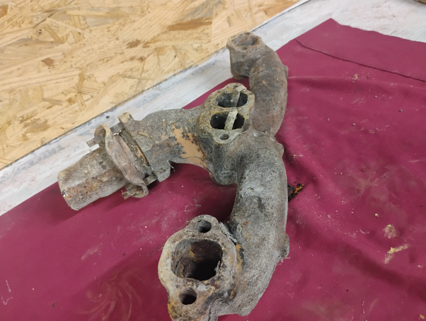 67-72 Chevy GMC Truck Ramhorn Exhaust Manifold RH Passenger Side 327 350 SBC OEM