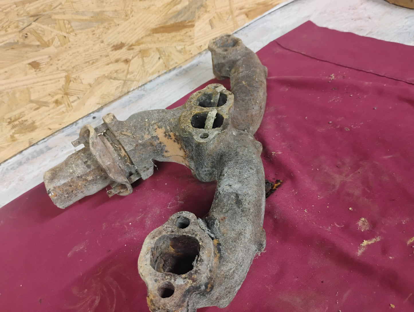 67-72 Chevy GMC Truck Ramhorn Exhaust Manifold RH Passenger Side 327 350 SBC OEM