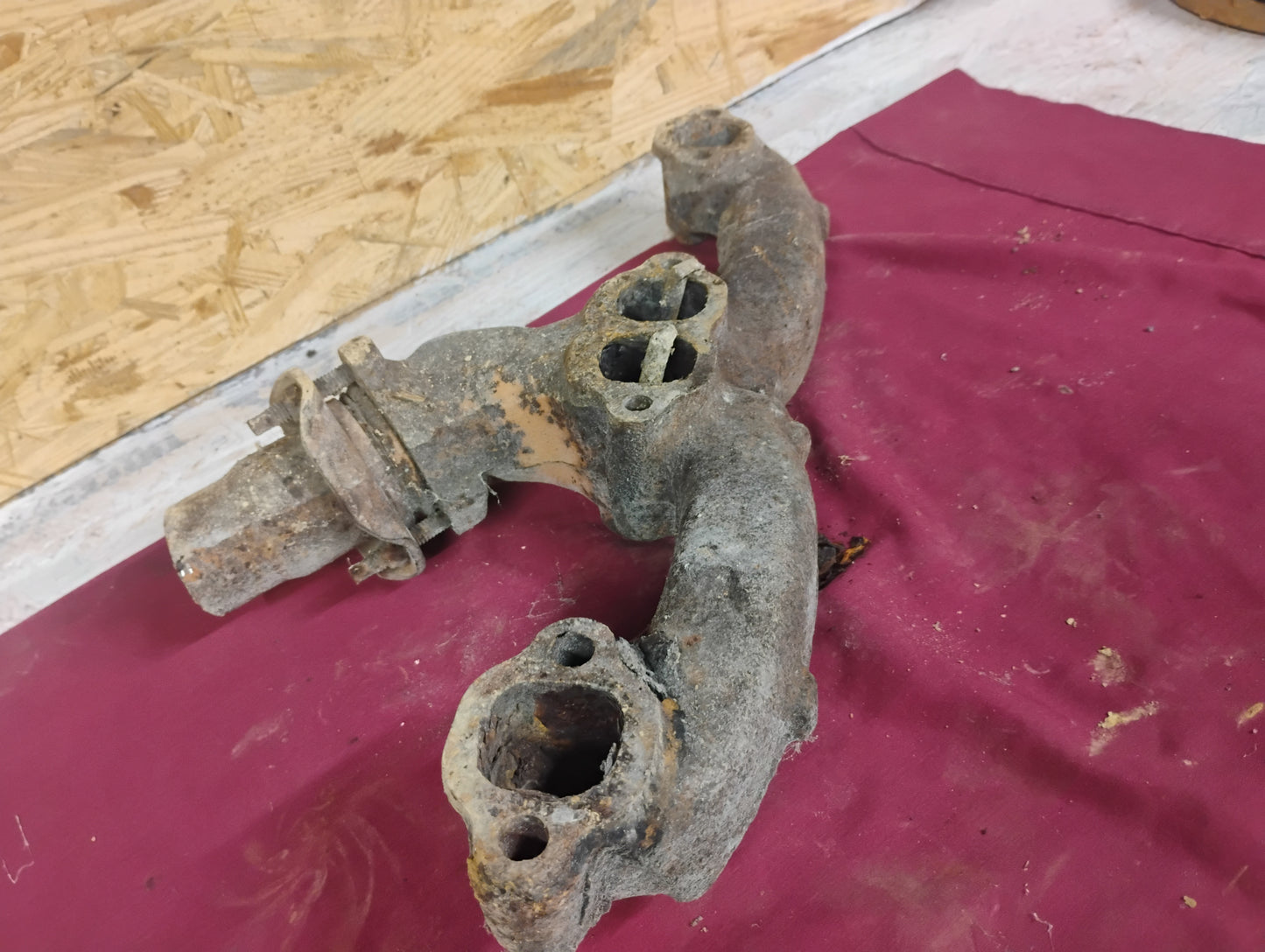 67-72 Chevy GMC Truck Ramhorn Exhaust Manifold RH Passenger Side 327 350 SBC OEM