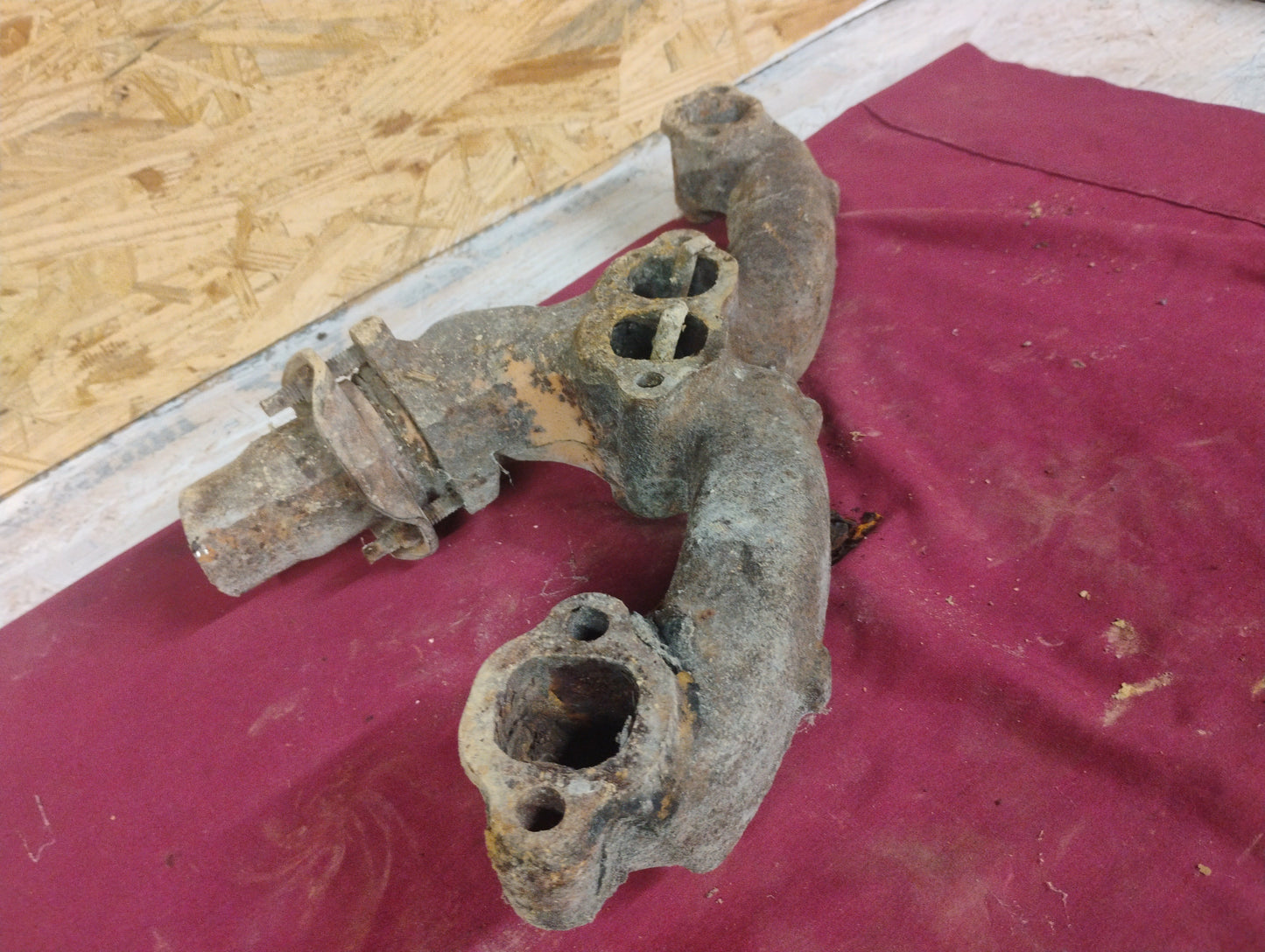 67-72 Chevy GMC Truck Ramhorn Exhaust Manifold RH Passenger Side 327 350 SBC OEM