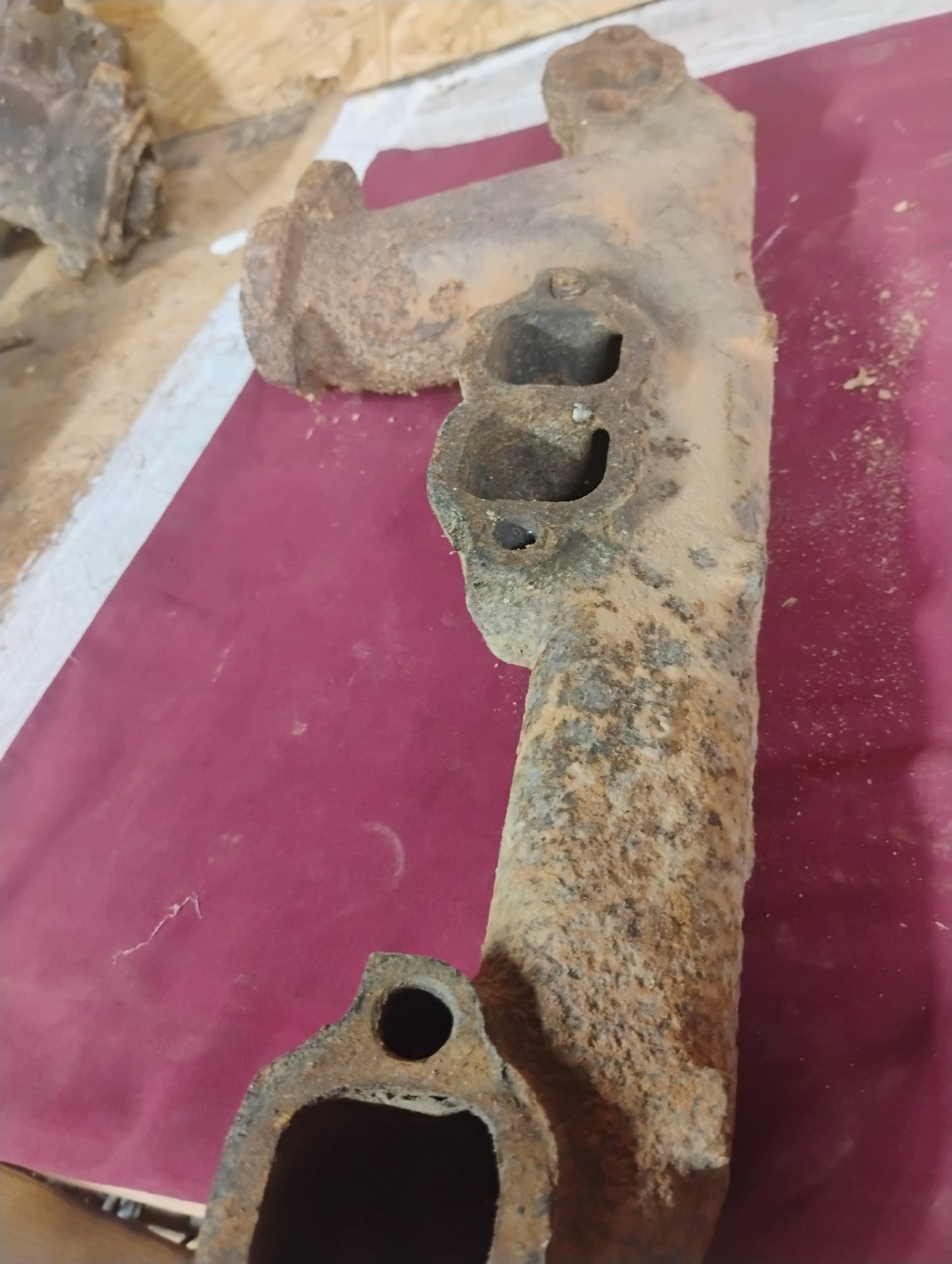 81-87 Chevy GMC Truck Exhaust Manifold 5.0L 5.7L V8 OEM C10 K10 Small Block Chevy