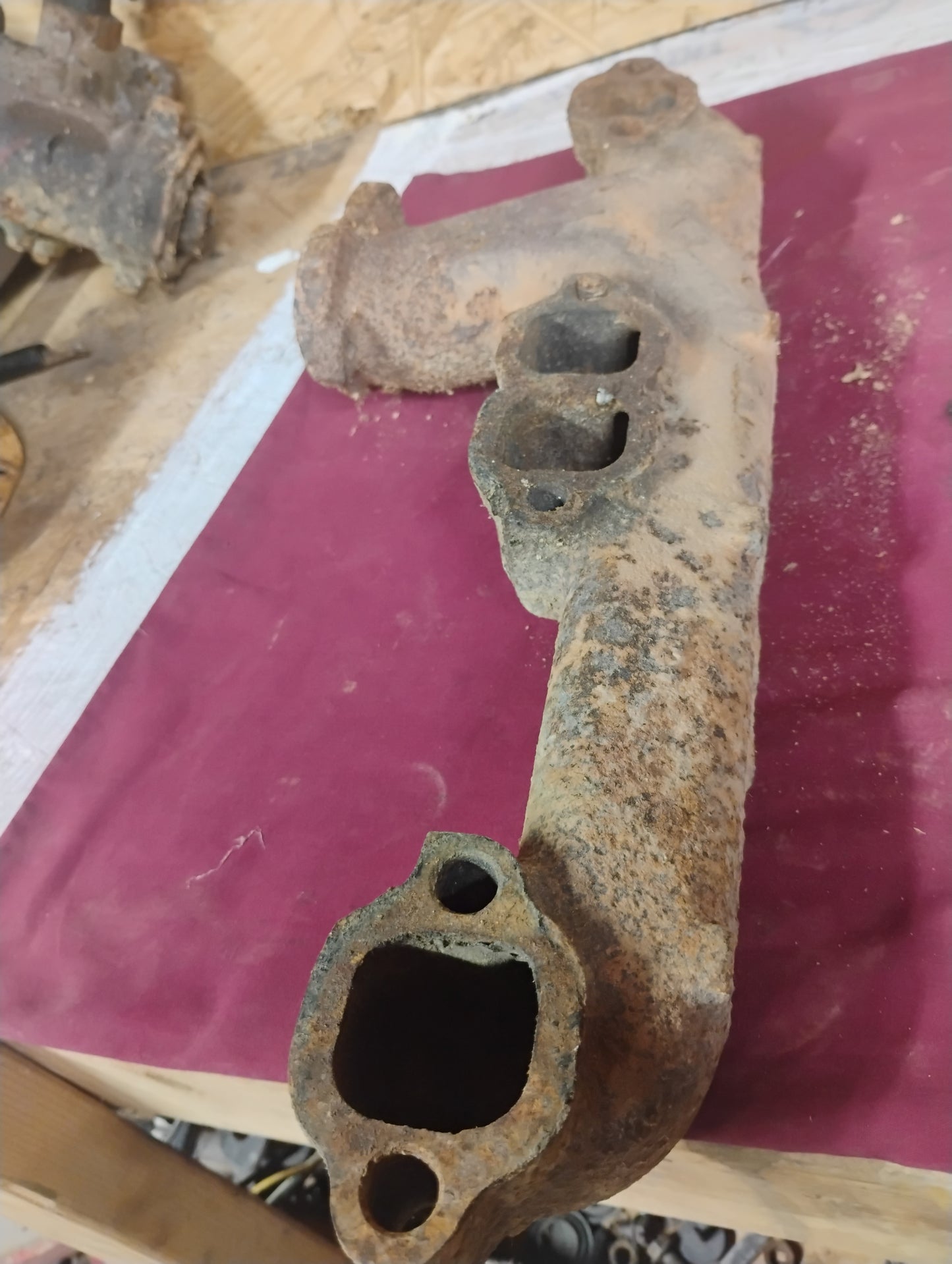 81-87 Chevy GMC Truck Exhaust Manifold 5.0L 5.7L V8 OEM C10 K10 Small Block Chevy