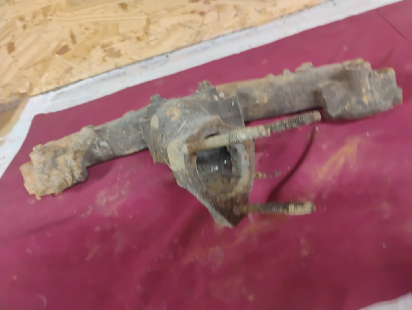 1967-1972 Chevy GMC Truck Ramhorn Exhaust Manifold Pair 327 350 Small Block V8 OEM