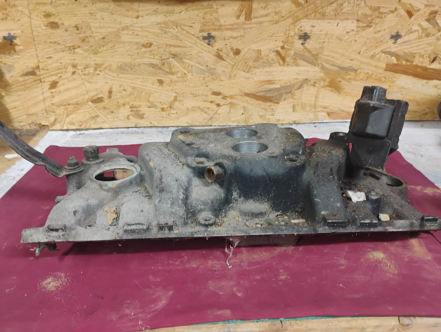 1987-1995 Chevy GMC SBC 5.7L 350 5.0L 305 TBI Intake Manifold OEM GM