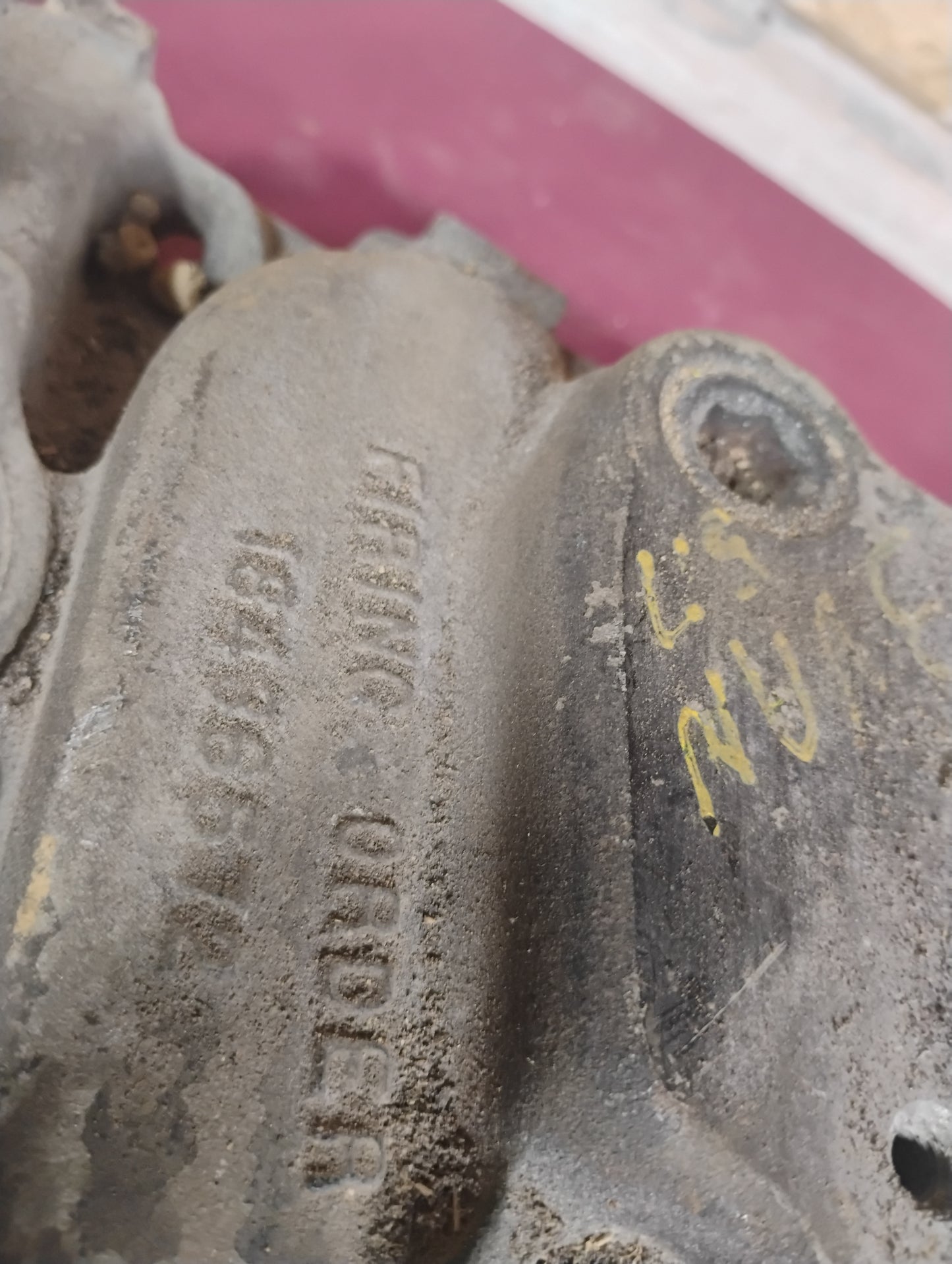 1987-1995 Chevy GMC SBC 5.7L 350 5.0L 305 TBI Intake Manifold OEM GM