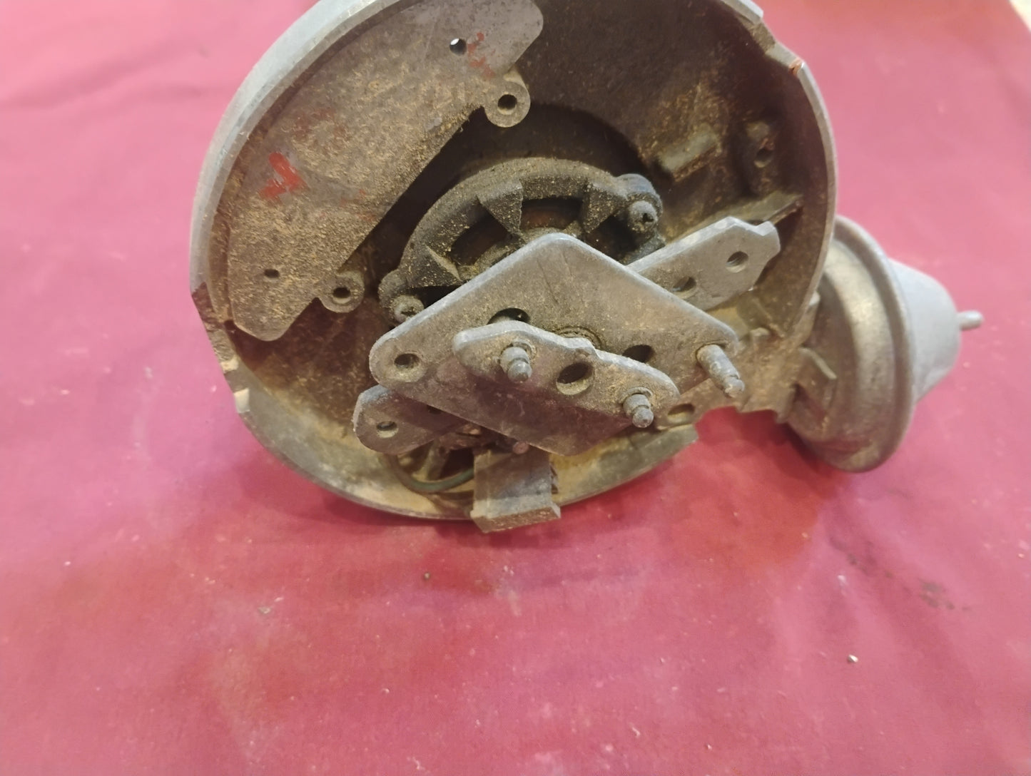 Vintage GM Small Block Chevy V8 Distributor w/ Vacuum Advance SBC 350 327 305