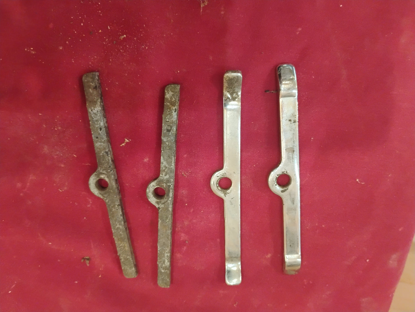 73-87 Chevy GMC C10 K10 Truck Valve Cover Hold Down Clamps Set Small Block OEM